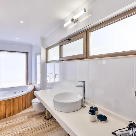 Villa Elit - *